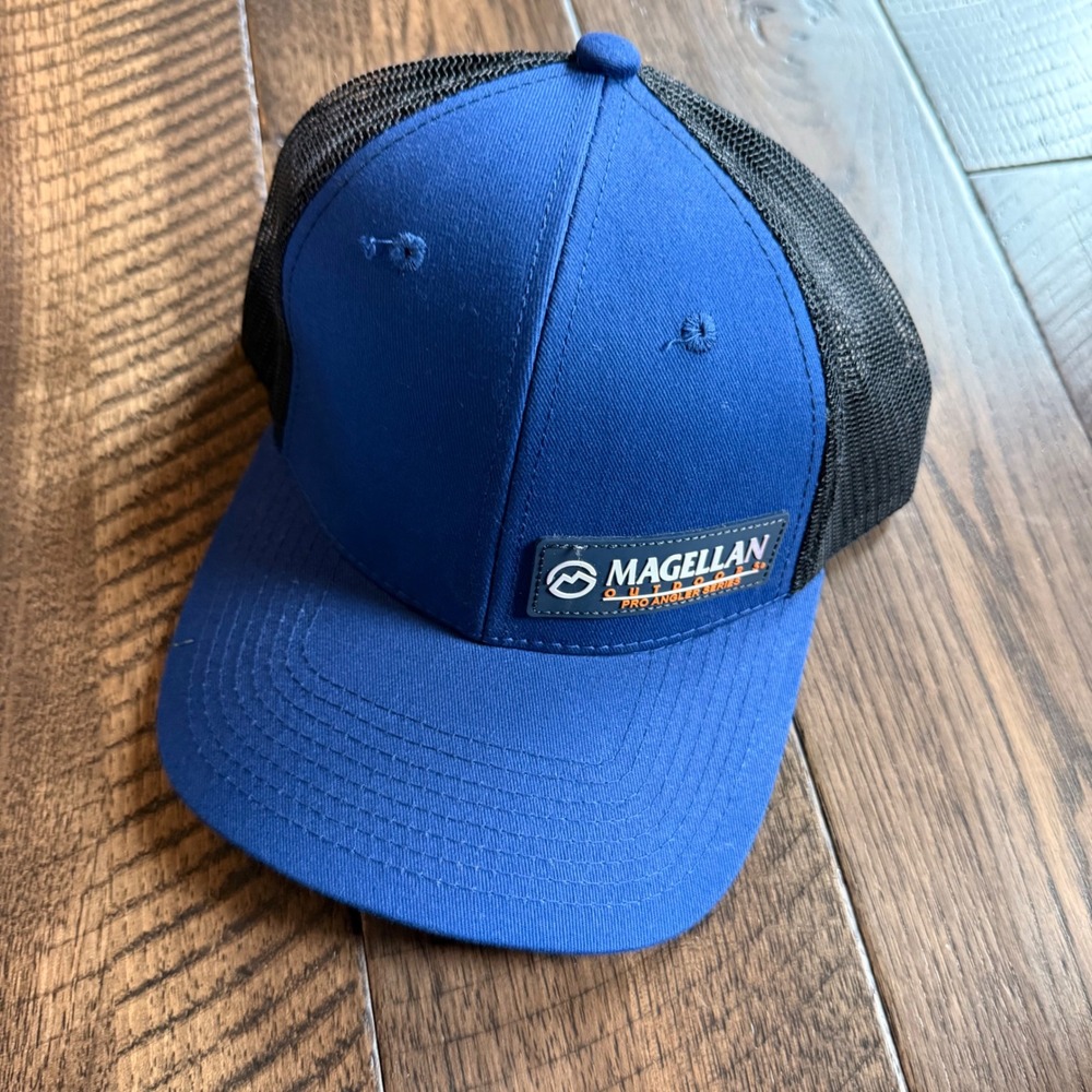 Magellan Outdoors NWT Pro Angler Series Trucker Hat Royal Blue Black Snapback